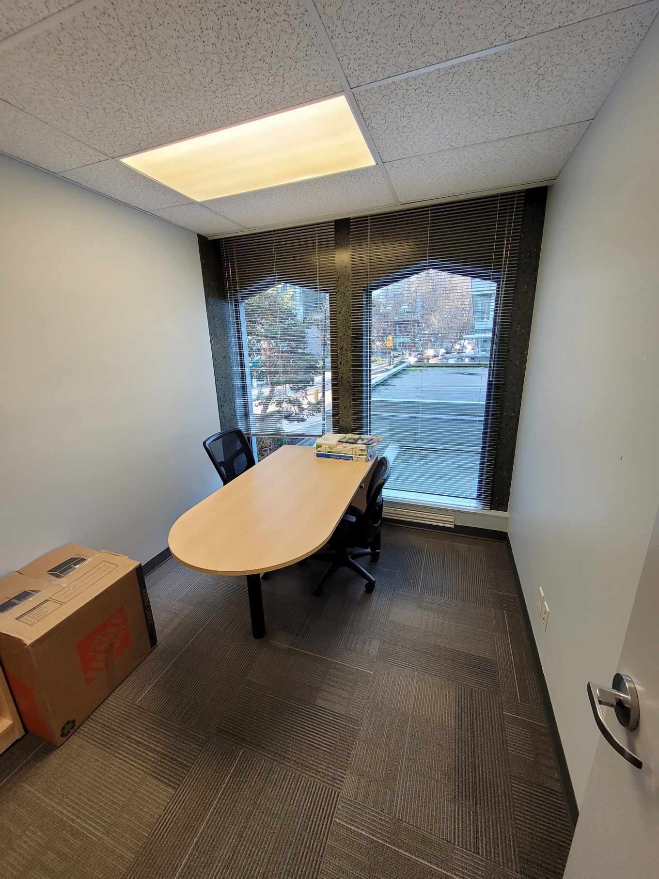 Smaller suite, 646 Rentable square feet